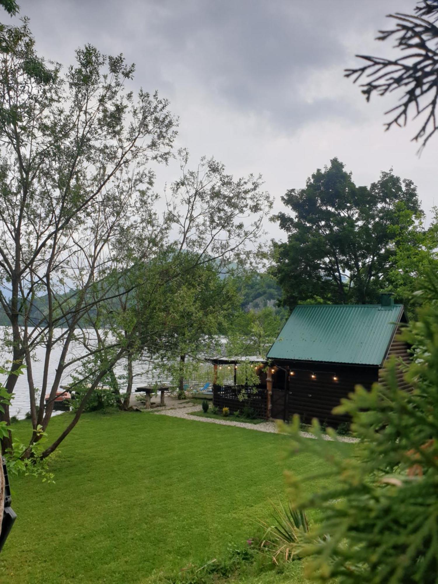 Jajce Lake Cottage-Plivsko Jezero Ngoại thất bức ảnh