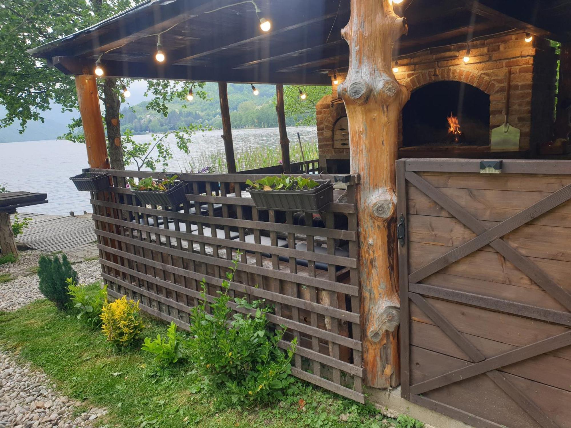 Jajce Lake Cottage-Plivsko Jezero Ngoại thất bức ảnh
